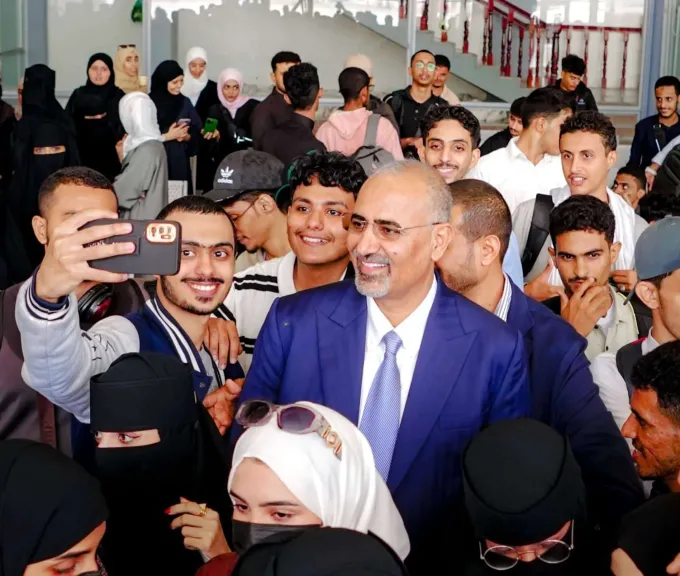 ”كشف سري يهزّ الضالع: 100 منحة دراسية إماراتية؟ الحقيقة المُرة وراء القائمة التي أشعلت السوشيال ميديا!”